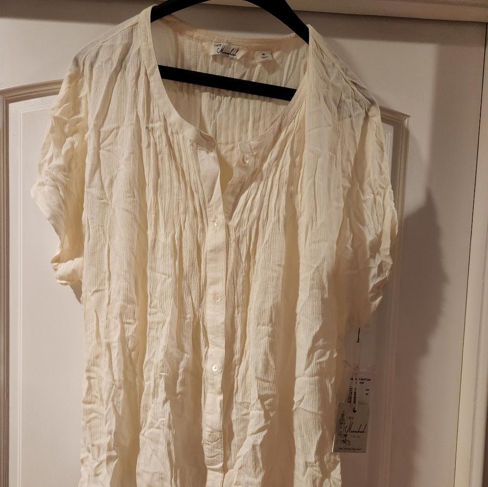 Pintuck button up top